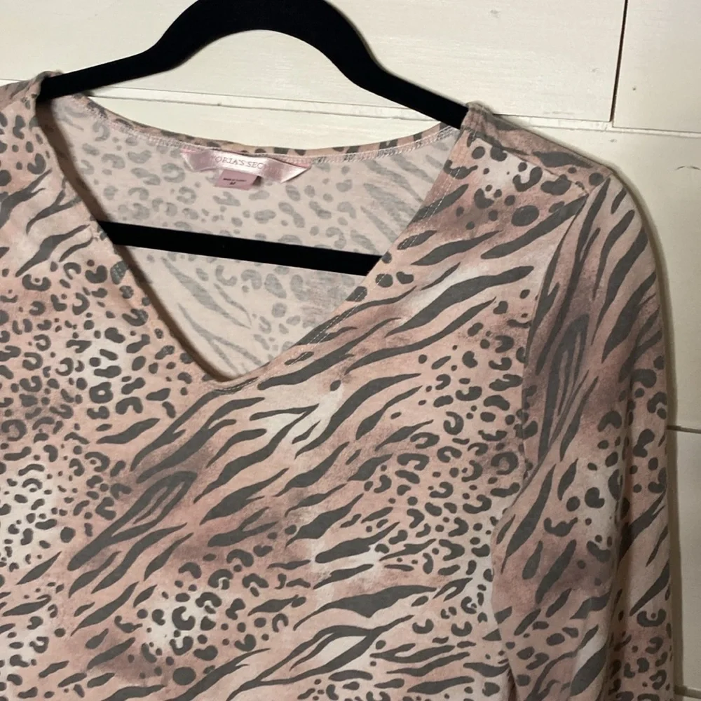 Victoria's Secret Pink and Gray Leopard Print nightgown. Size M. 100% cotton.